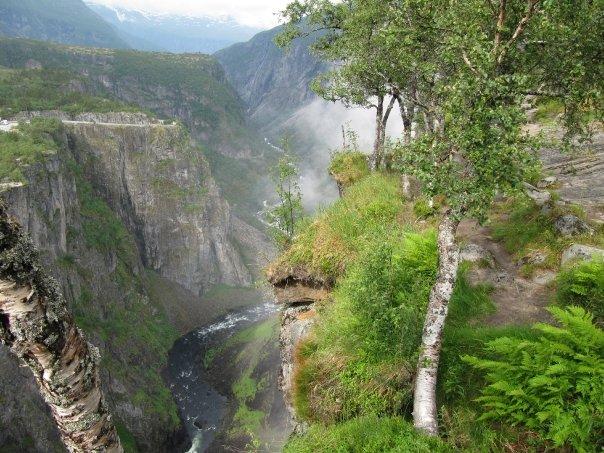 1-norway-valley