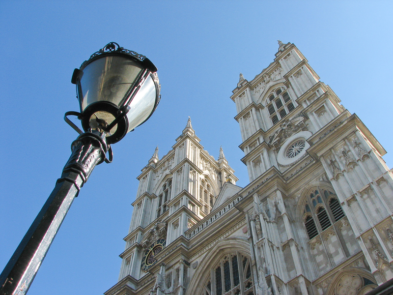 Westminster Abbey mit Straßenlaterne.