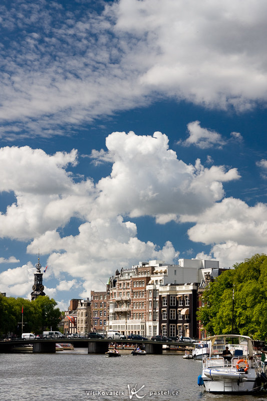 Amsterdam mit dem Polifilter. Canon EOS 40D, Canon EF-S 18–55 mm F3.5–5.6, 1/200 s, F8.0, ISO 200, Brennweite 50 mm.