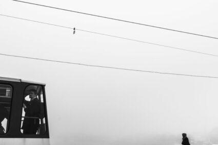 Eine Aufnahme aus einem bislang unbenannten Projekt. Zusammen mit dem Titelfoto zeigt es den Morgen auf der Brücke Palackého in Prag, wo ich regelmäßig entlanglaufe.