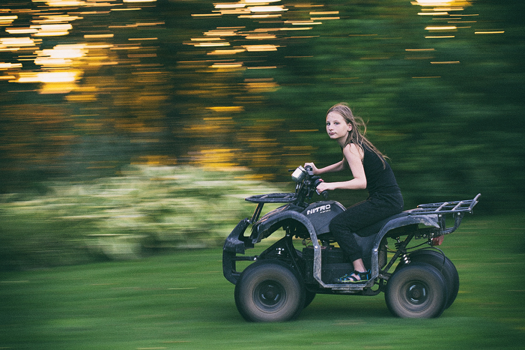 Eine fließende Bewegung in horizontaler Richtung ist optimal, um die Panning-Technik zu üben.