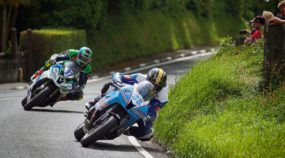 Mit was, von wo und wie fotografiert man Motorräder bei hoher Geschwindigkeit?