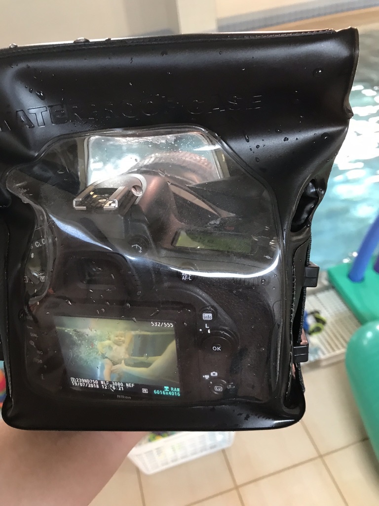 Wie fotografiert man unter Wasser - unterwassertasche