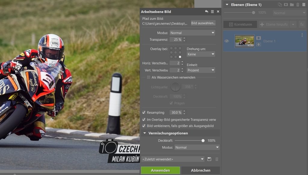 Wie man Fotos von Motorradrennen bearbeitet: das Wasserzeichen.
