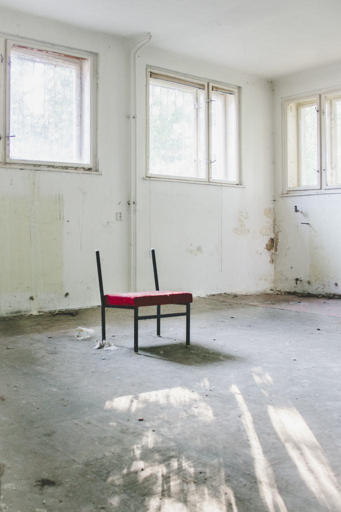 Urbex: Licht und Komposition meistern - Stuhl