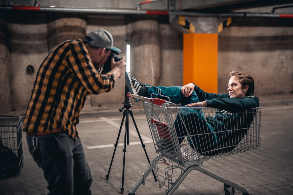 LED-Lichtstab: Kreativer Partner für Arbeit und Spaß - Garage