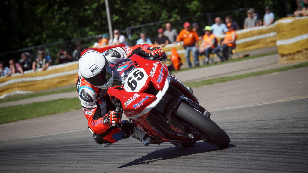 Milan Kubín: Motorradrennen fotografiere ich nicht wegen des Adrenalins, Hauptsache ist die Energie einzufangen