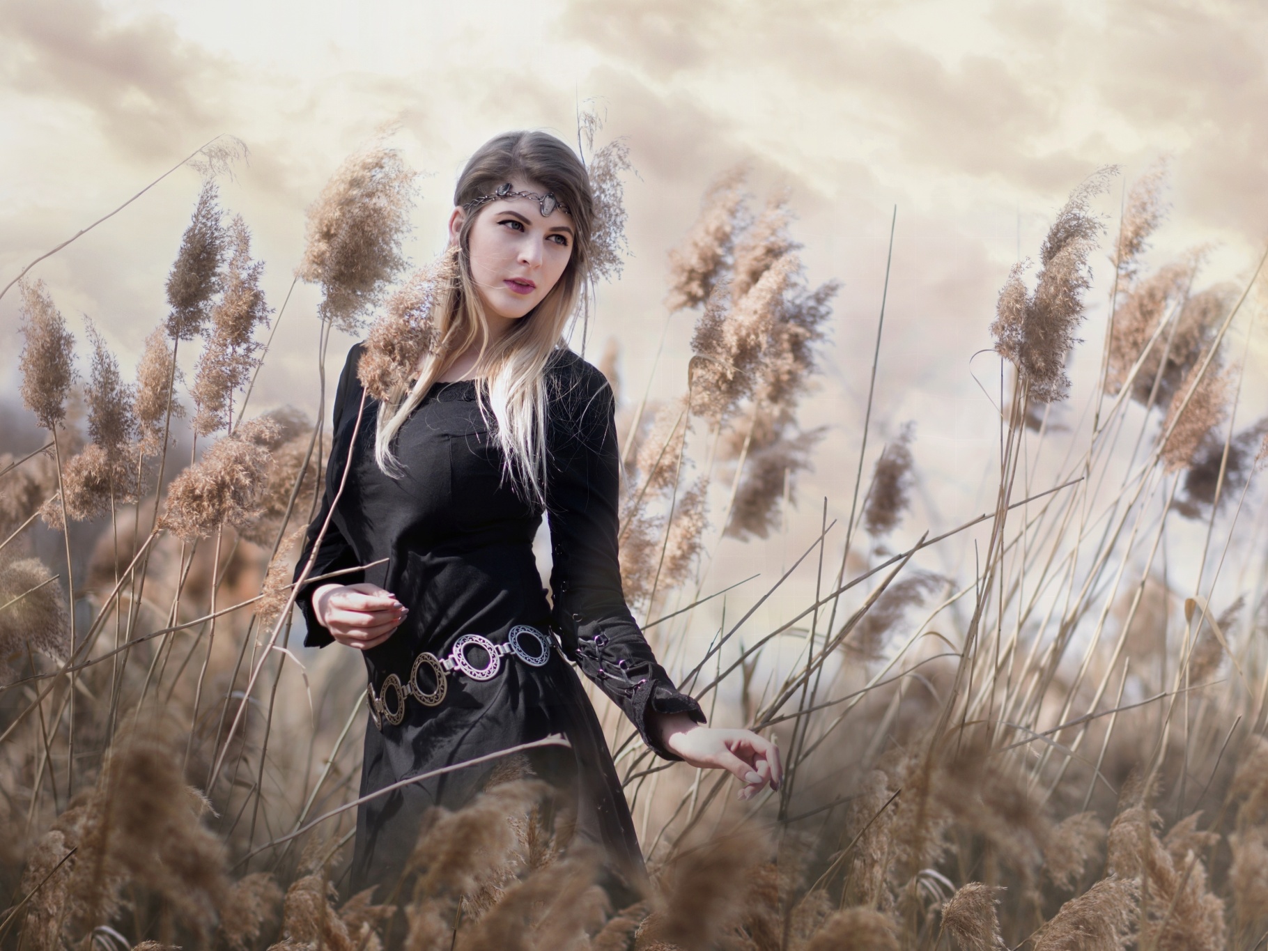 Fantasy-Fotografin Lucie Amulett: „Das Lieblingsstyling bei Models? Zerzaust und schmutzig! "