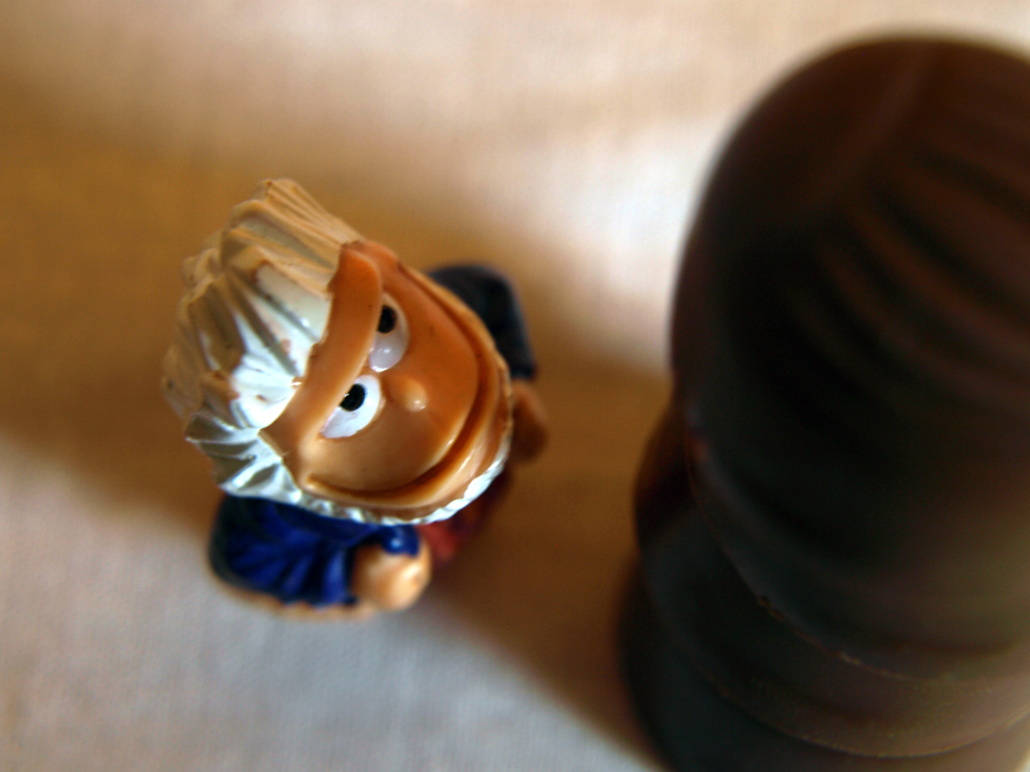Unterhalten Sie Ihre Kinder und sich selbst: Fotografieren Sie fantastische Spielzeugabenteuer bequem zu Hause