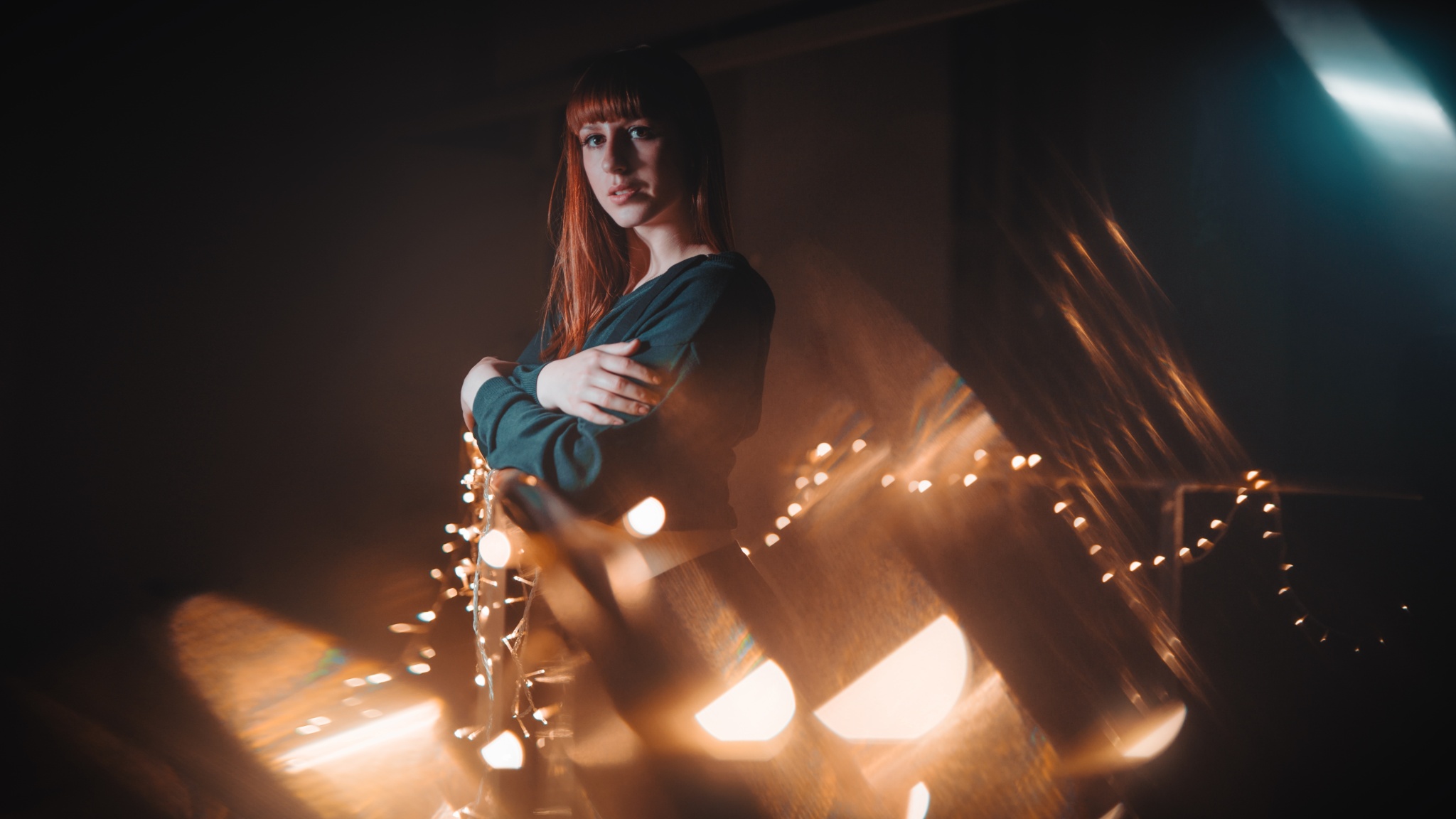 Originell beleuchtetes Porträt? Experimentieren Sie mit Reflexionen und Lichtbrechung