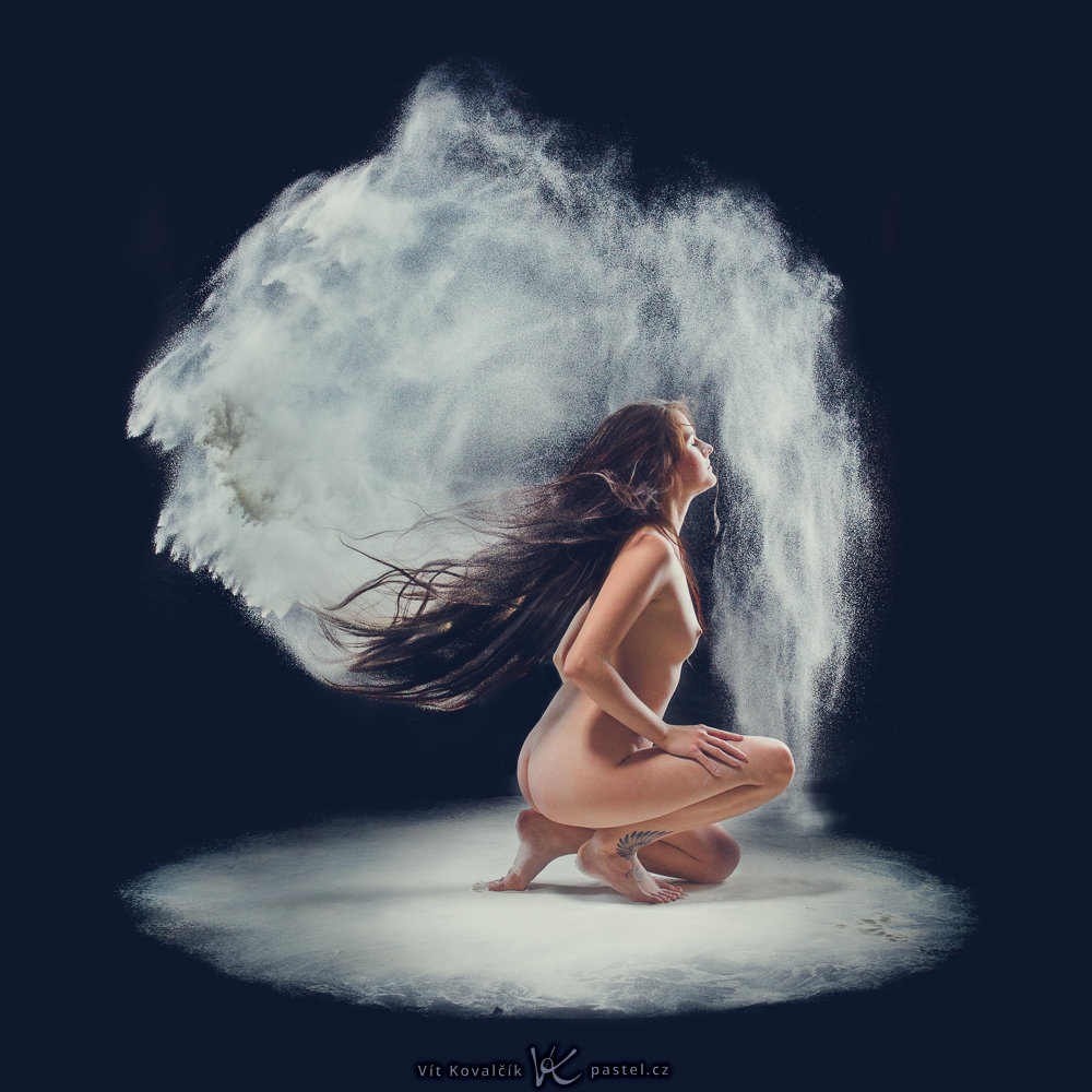 Aktfotografie mit Pulver