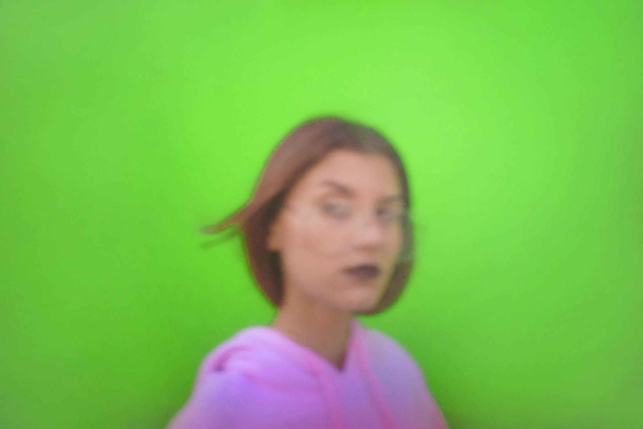 Pinhole oder Lochkamera: Wie man sie herstellt und ein wildes Farbporträt aufnimmt