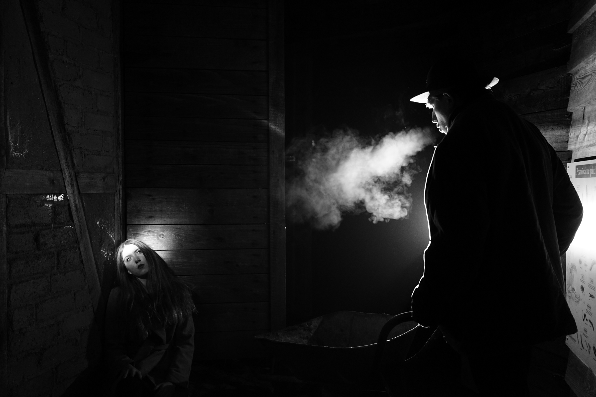 Nach Einbruch der Dunkelheit erblüht das Verbrechen - Fotografie im Film Noir Stil