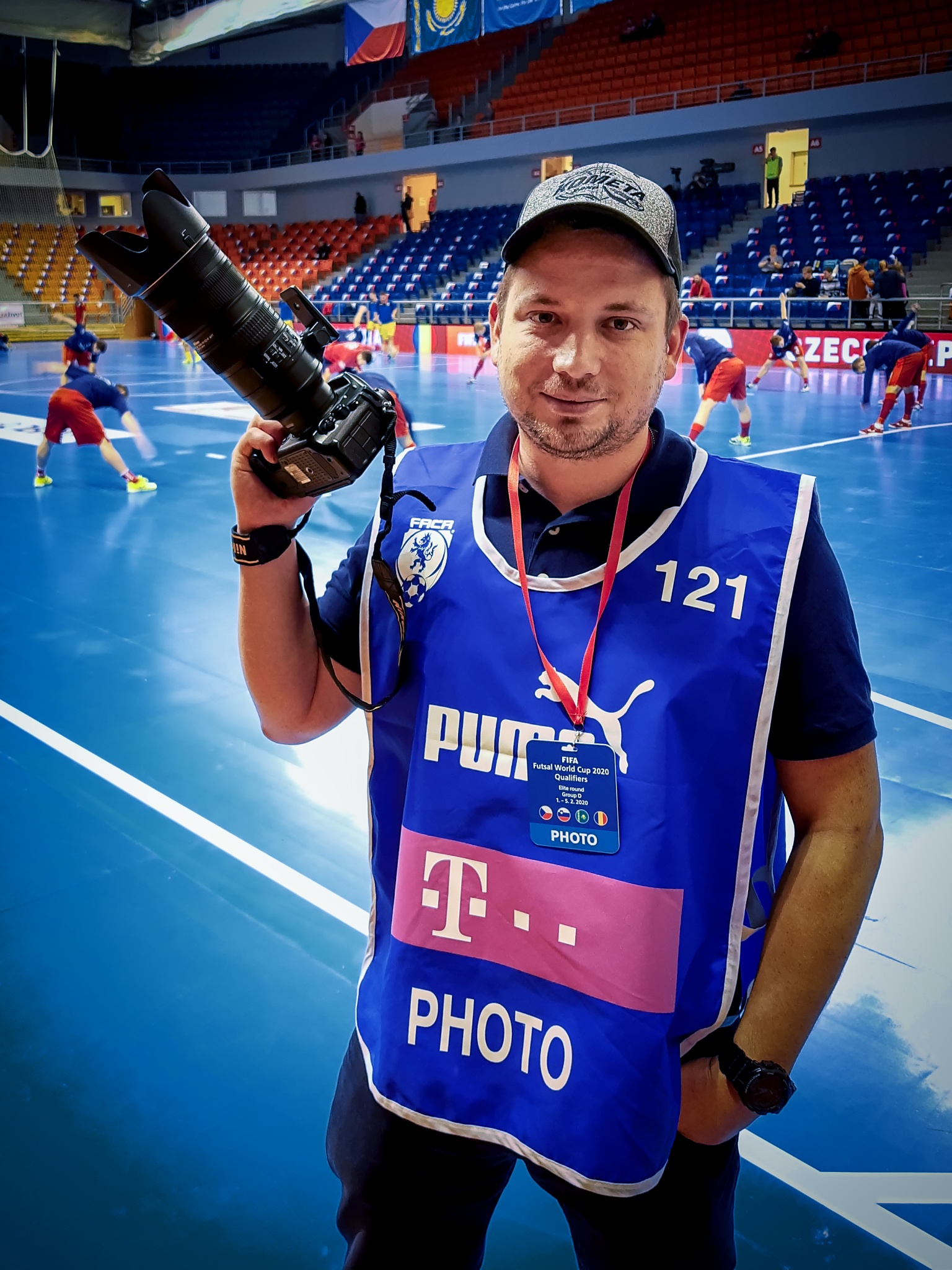 Sportaufnahmen in der Halle: Ziehen Sie sich richtig an und schützen Sie Ihre Kamera!