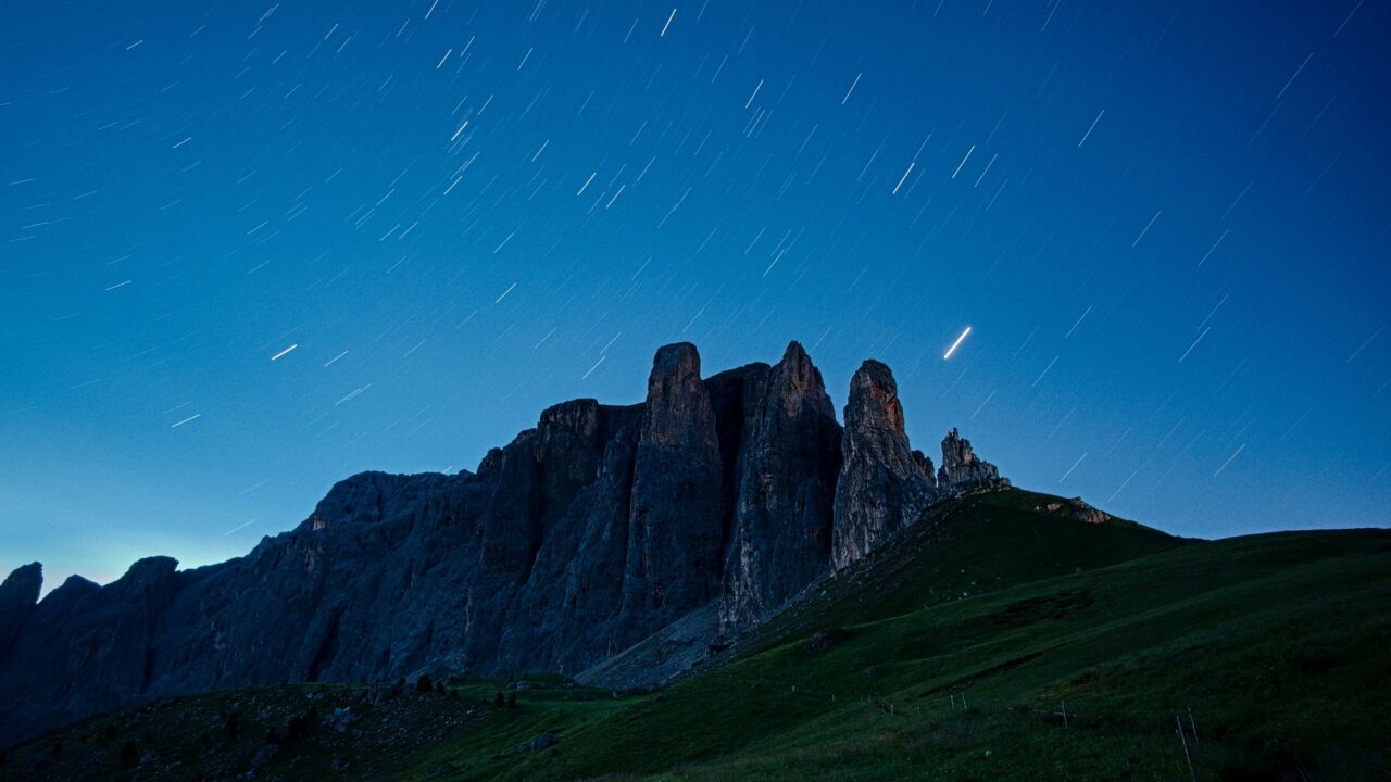 Dolomiten Passo Sella, Bewegung der Sterne
