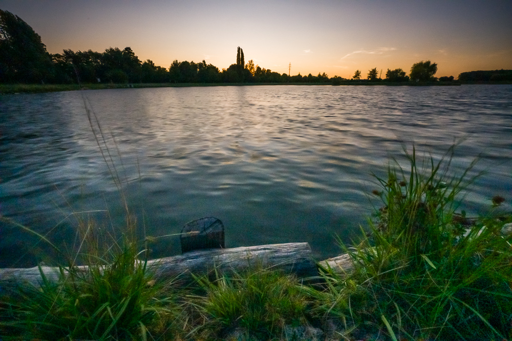 Sony 12-24/4 Ultraweitwinkelobjektiv, wasser kurze zeit