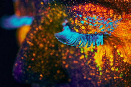 UV-Fotografie: So bringen Sie Ihr Porträt mit Schwarzlicht zum Leuchten