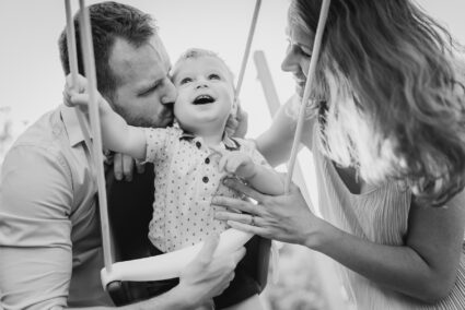 Timing beim Familien-Fotoshooting: Wann man Kinder fotografieren sollte, um natürliche Fotos zu erhalten